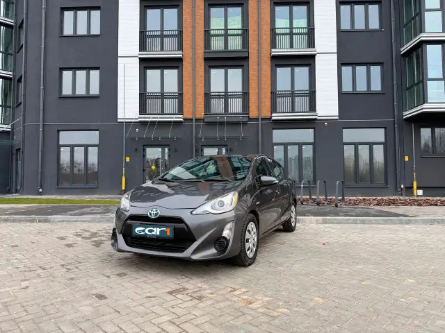 Toyota Prius C 2016
