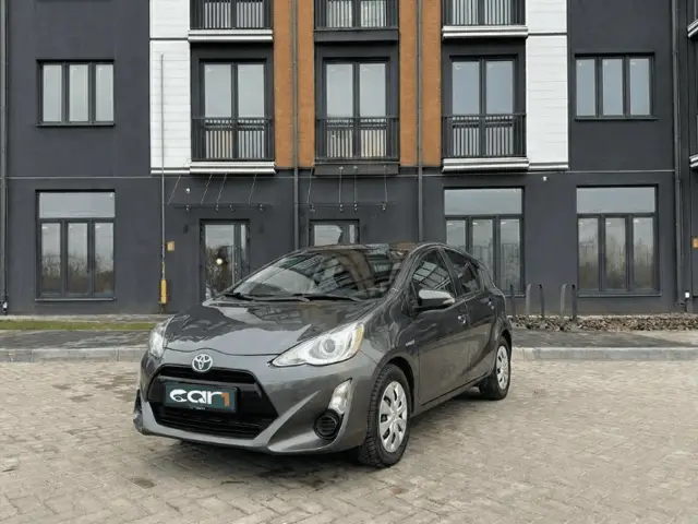 Toyota Prius C 2016